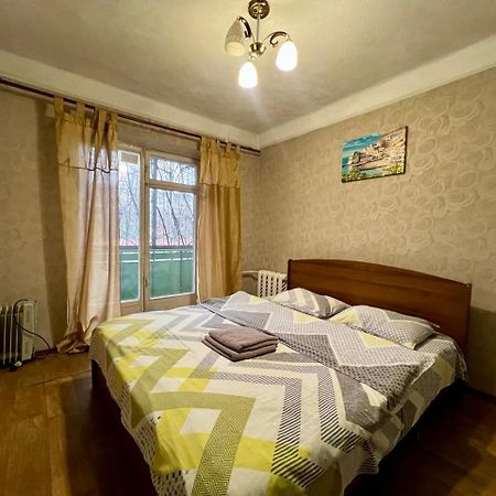 Квартира Эконом-Класса Возле Метро Левобережная Kiev Bagian luar foto