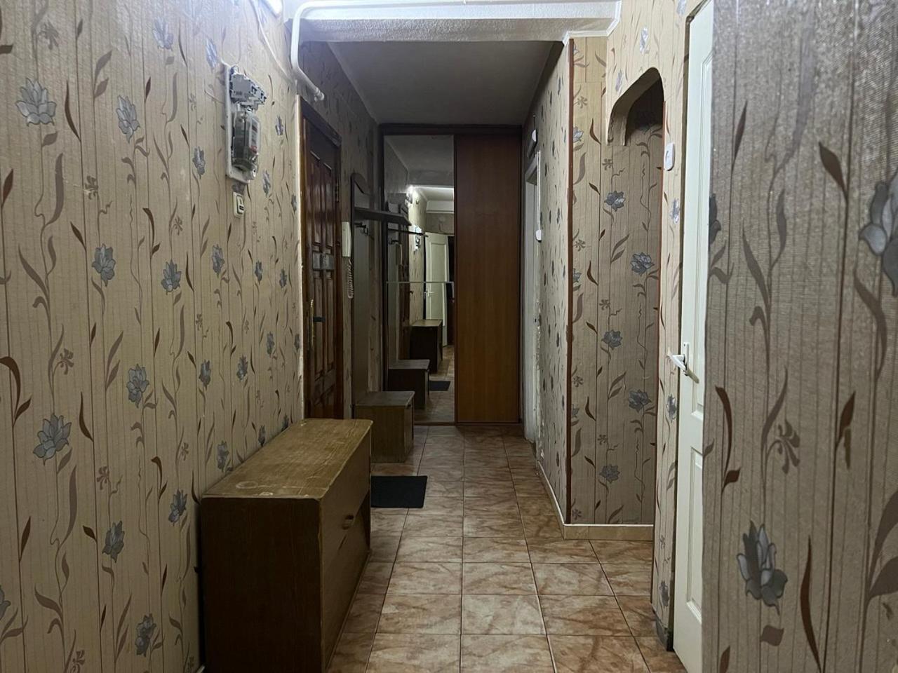 Квартира Эконом-Класса Возле Метро Левобережная Kiev Bagian luar foto