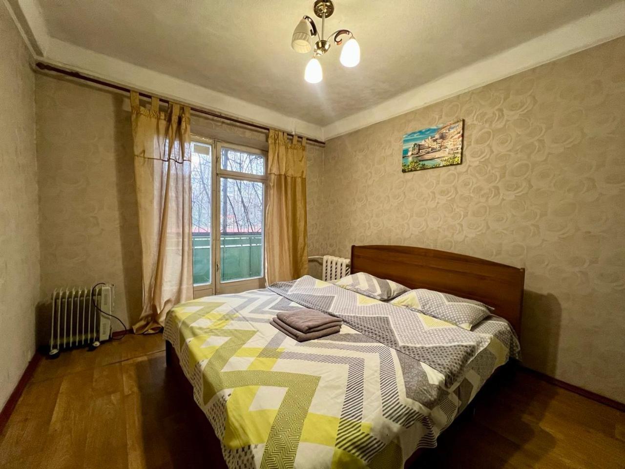 Квартира Эконом-Класса Возле Метро Левобережная Kiev Bagian luar foto