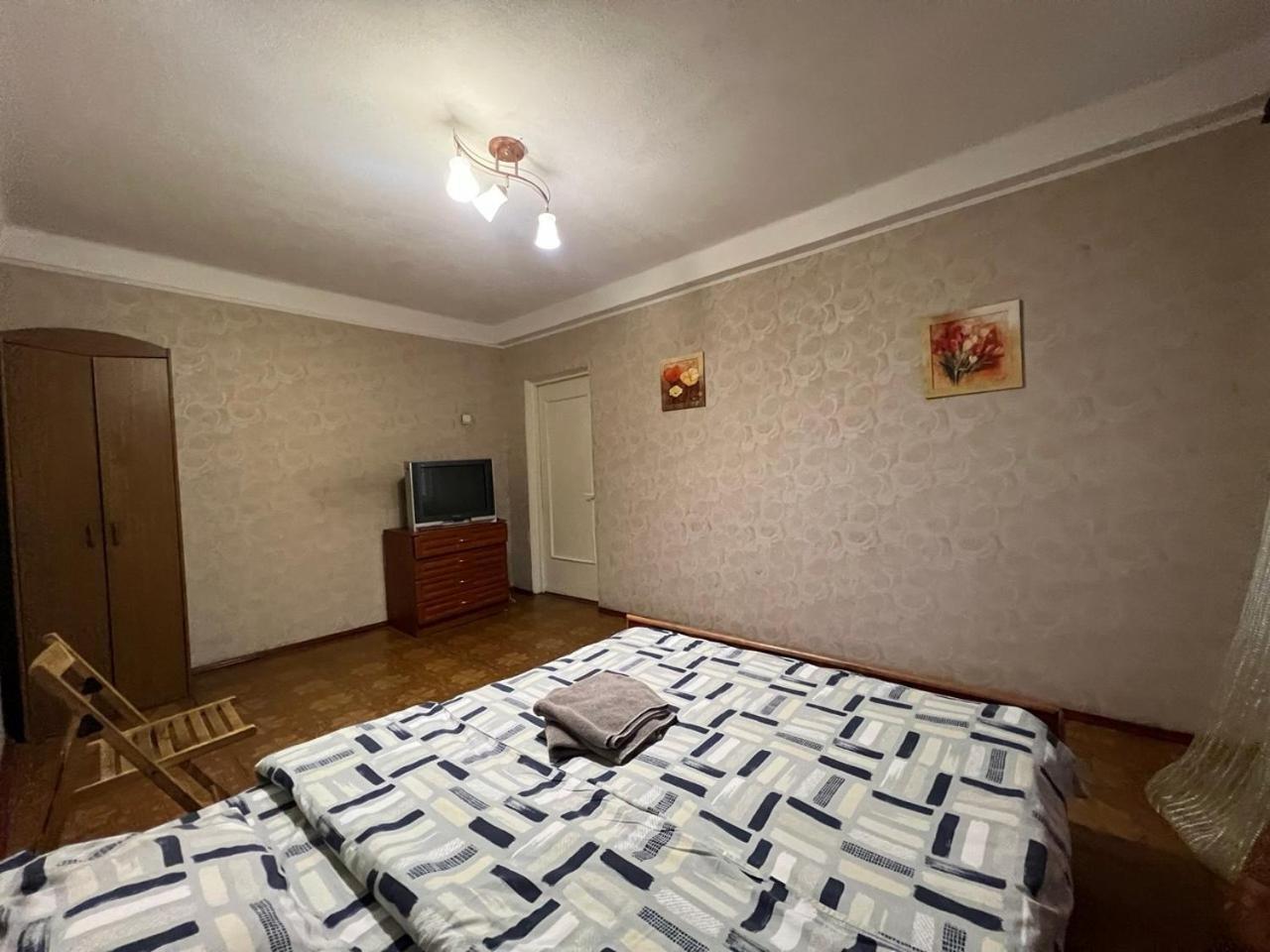 Квартира Эконом-Класса Возле Метро Левобережная Kiev Bagian luar foto