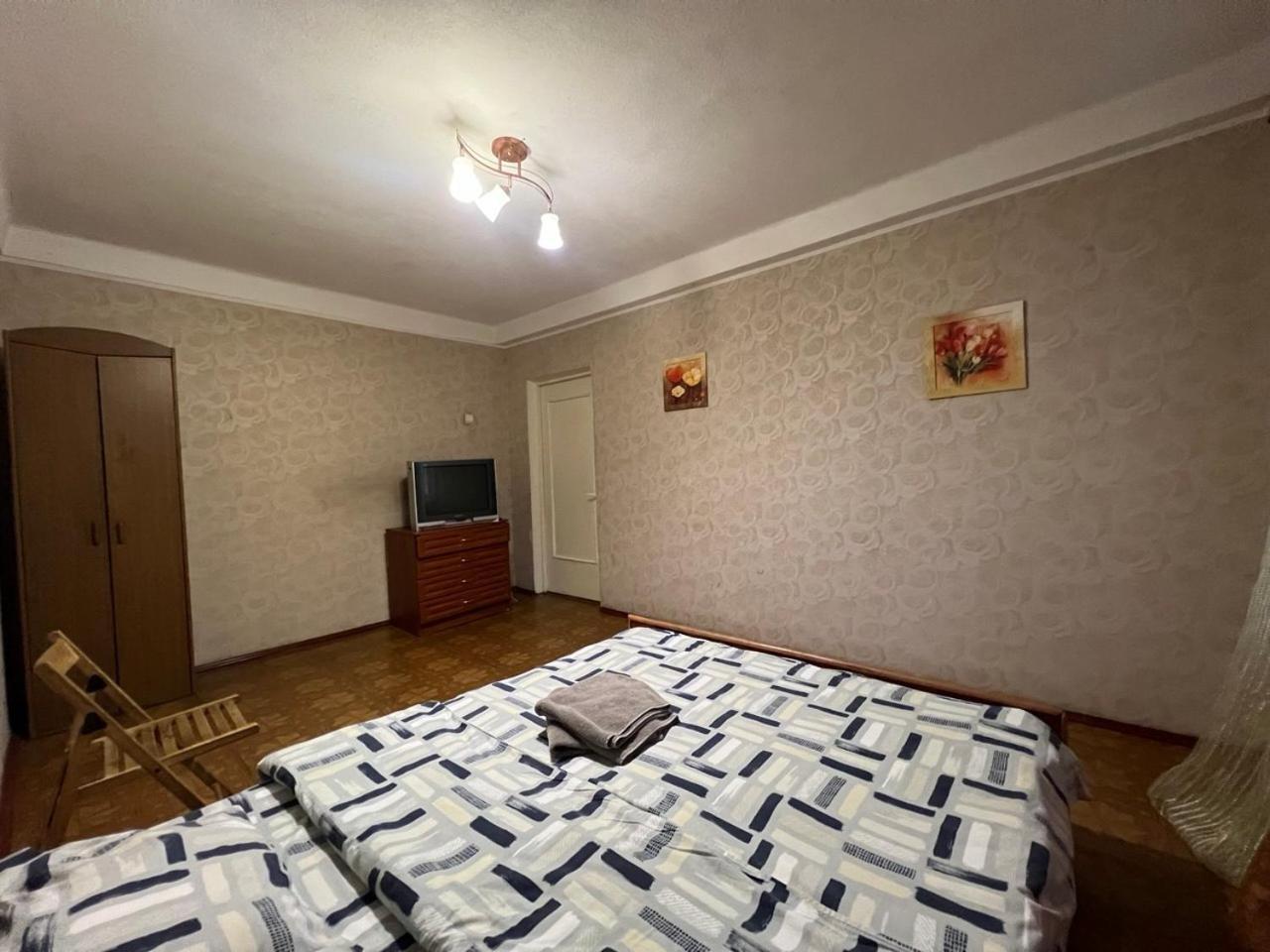 Квартира Эконом-Класса Возле Метро Левобережная Kiev Bagian luar foto