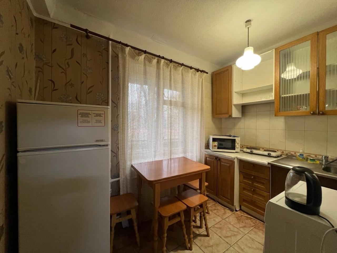 Квартира Эконом-Класса Возле Метро Левобережная Kiev Bagian luar foto