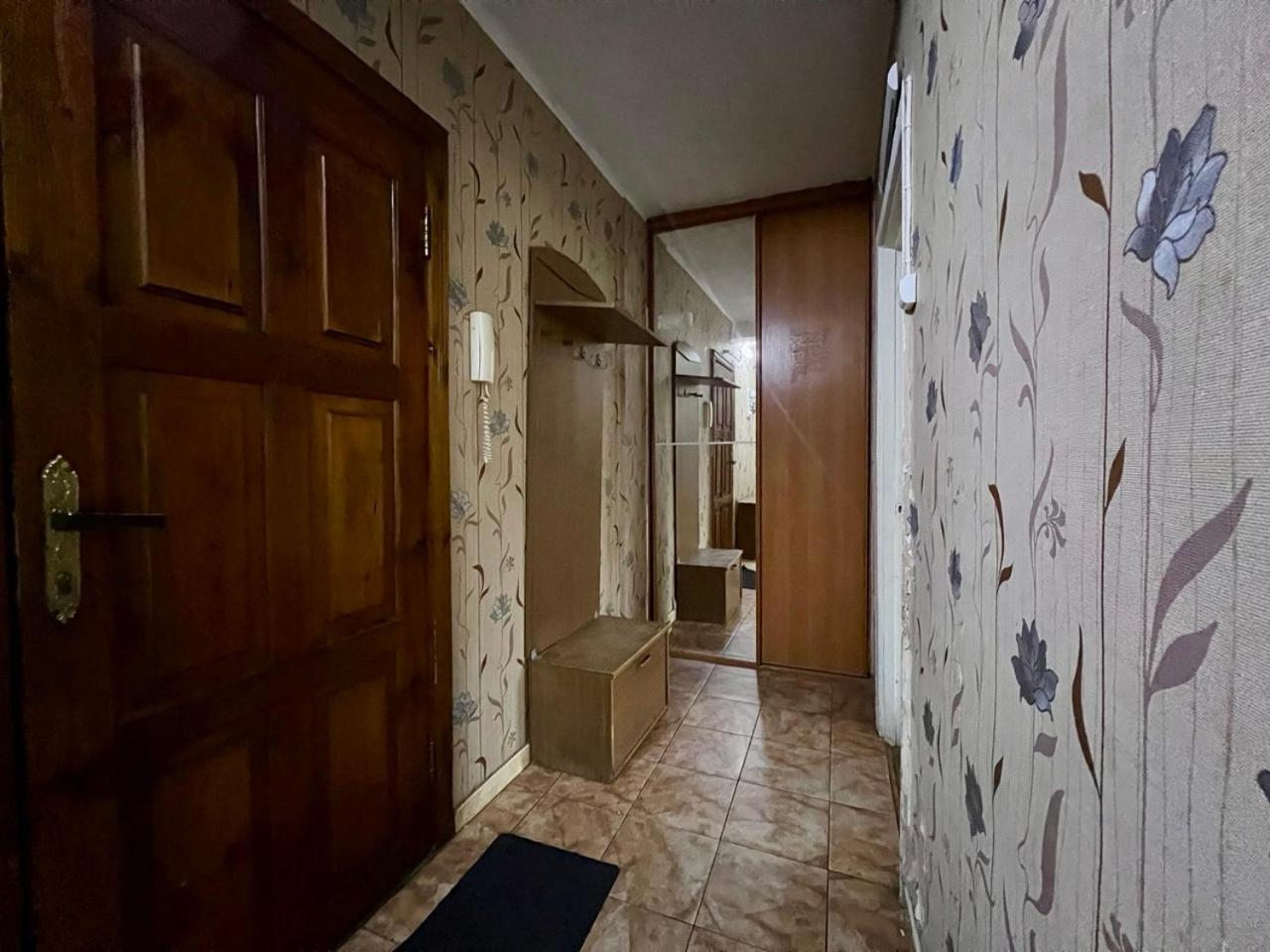 Квартира Эконом-Класса Возле Метро Левобережная Kiev Bagian luar foto