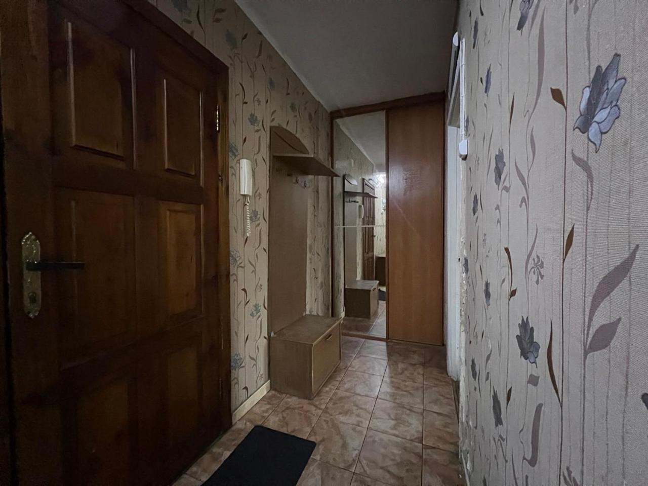 Квартира Эконом-Класса Возле Метро Левобережная Kiev Bagian luar foto
